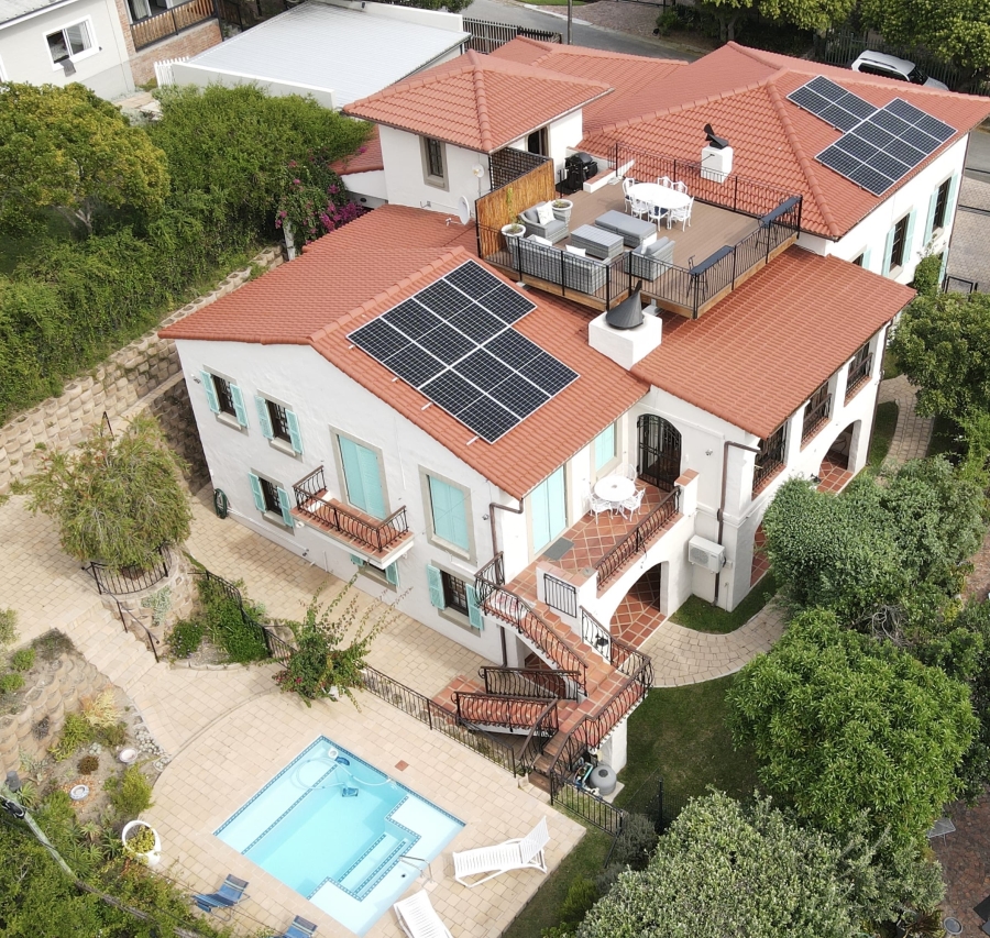 6 Bedroom Property for Sale in Kingfisher Creek Western Cape